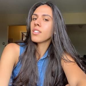 Meet your Posher, Daniela